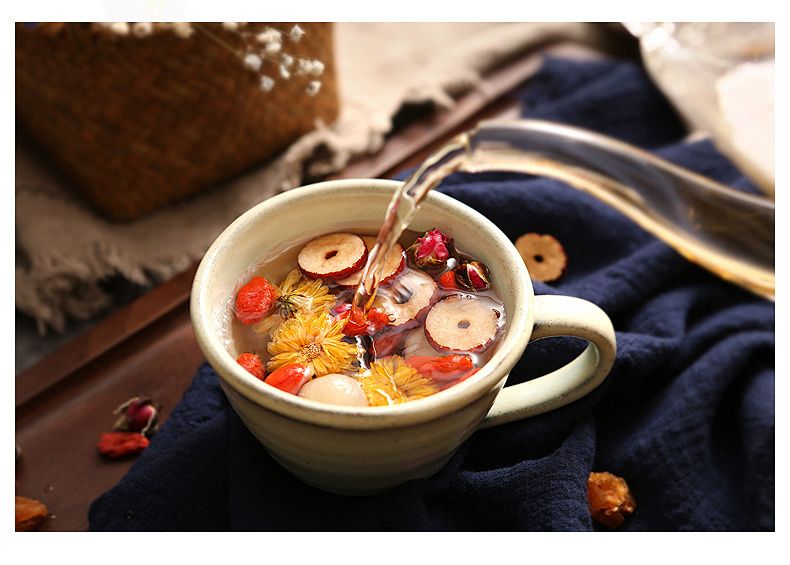 围炉煮茶藏冬韵 